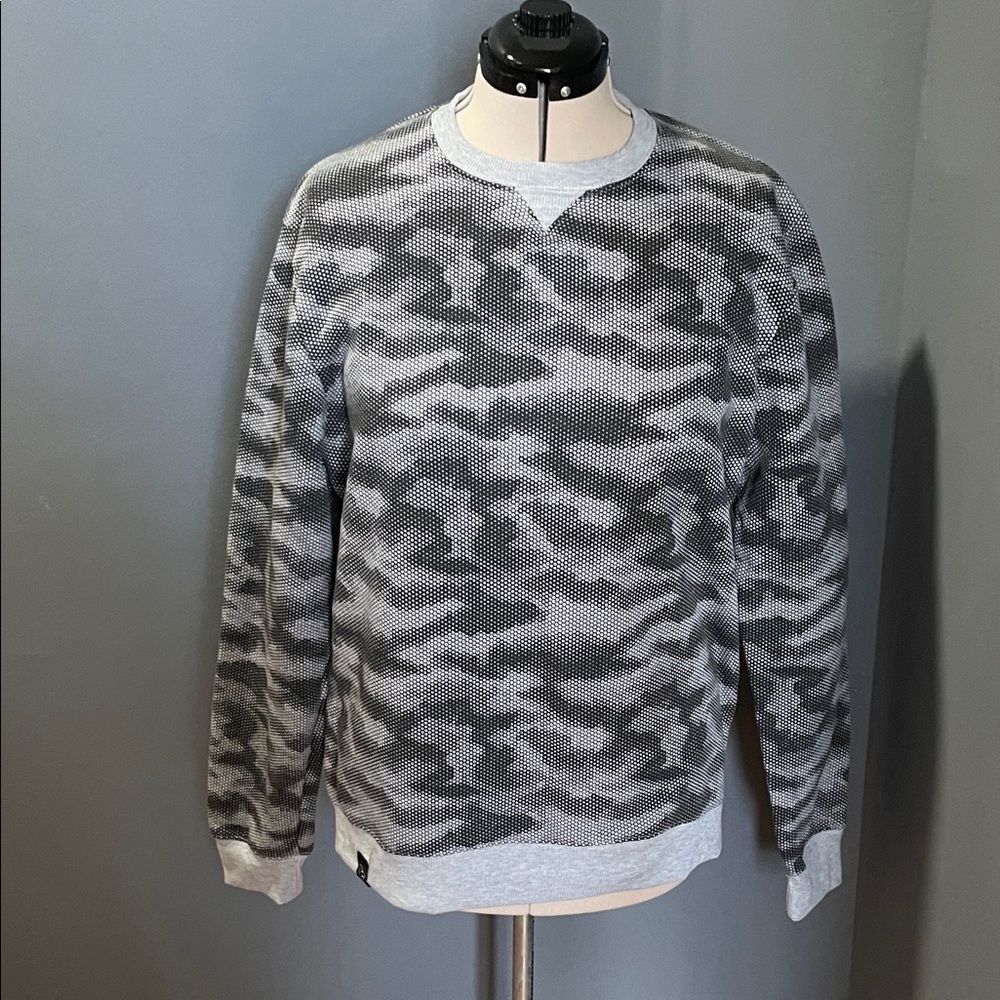 Brooklyn Standard Stylish Camouflage Crewneck Sweater for Men Size-Large NWT